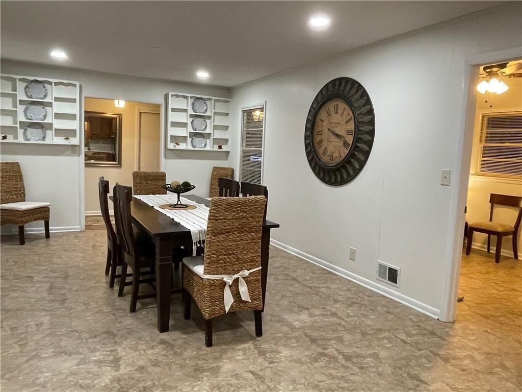 Building Photo - 4457 Frontier Way NE