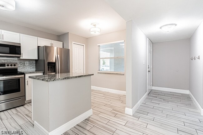 Building Photo - 1392 Churchill Cir