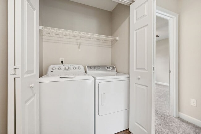 Building Photo - Renovated 2 bed 2.5 bath townhome in Holly Springs Arbor Creek community.