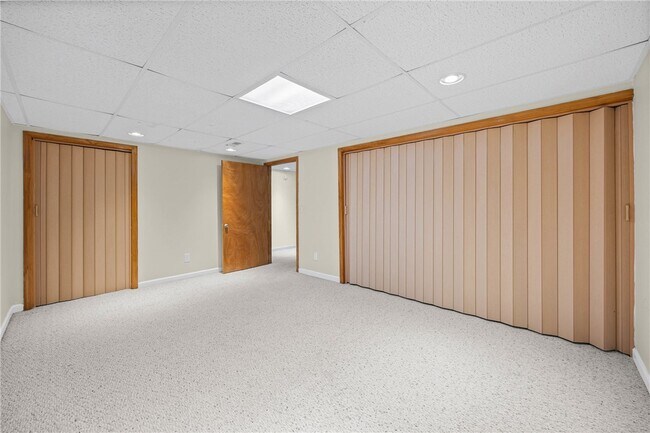 Building Photo - 49 Bucklebury Hill