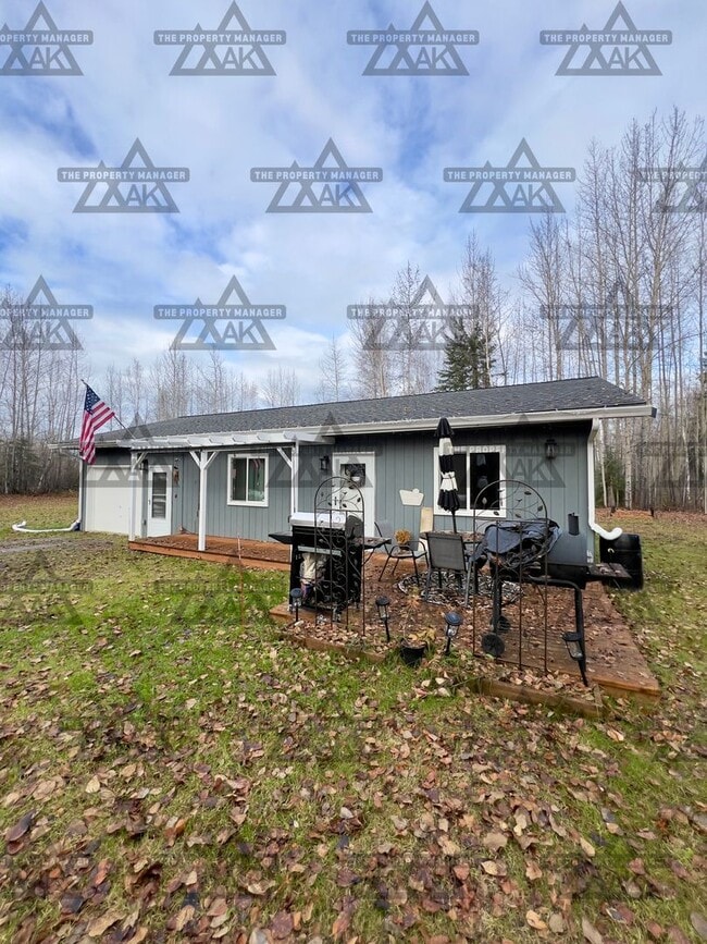 Building Photo - Beautiful Moose Creek Residence | 2 Beds, 1 Bath, Garage, and Heat Included