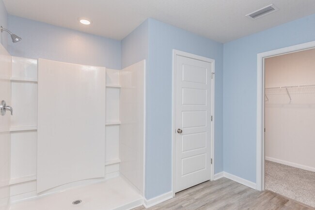 Building Photo - 5720 Blackhorse Cir