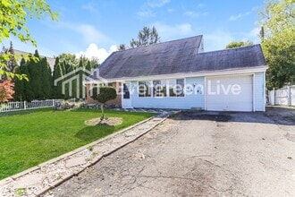 Building Photo - 4663 E Livingston Ave