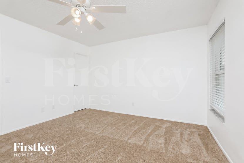 Building Photo - 2673 Debany Rd