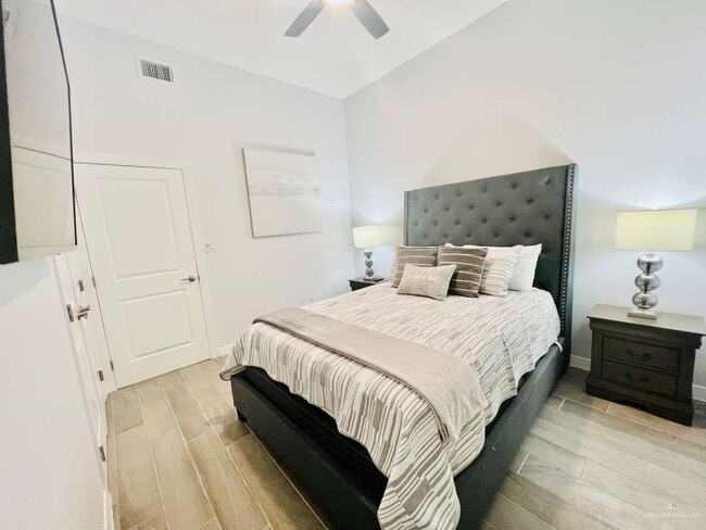 Building Photo - 27 Fir Ave