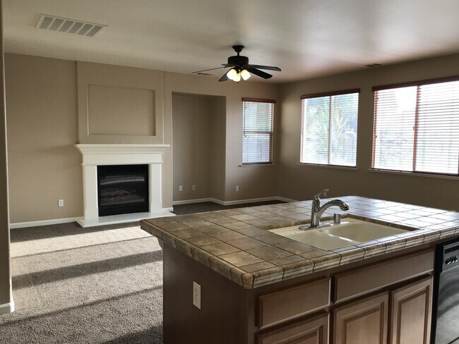 Building Photo - 1235 Bluegrass Ct