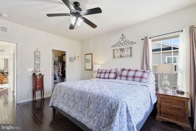 Building Photo - 9052 Isabel Ln