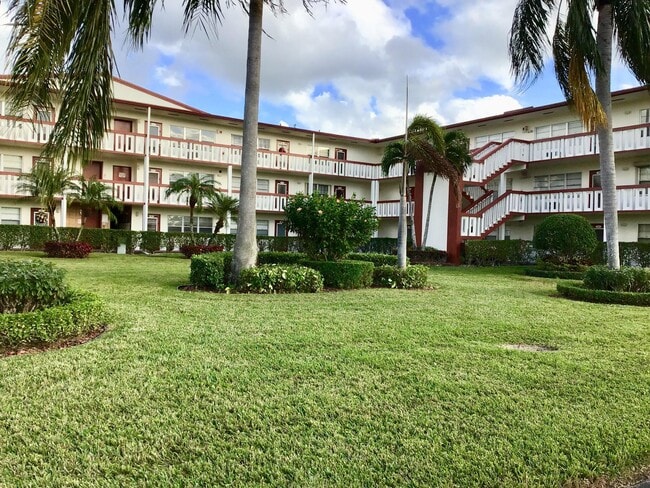 Building Photo - 84 Brighton B