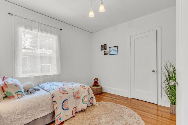 Building Photo - Charming Updated Oakland Home for Lease