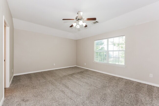 Building Photo - 1217 Maplewood Dr