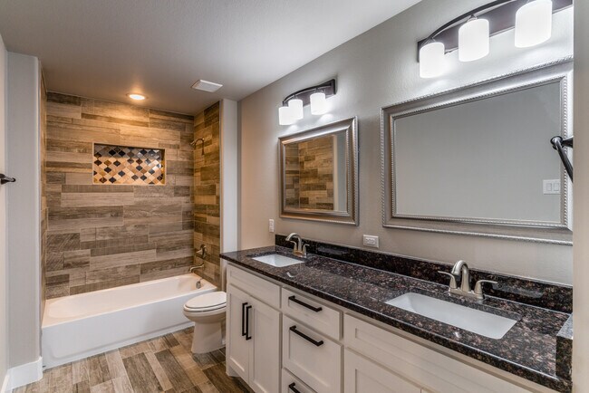 Building Photo - 310 Ditto Ave