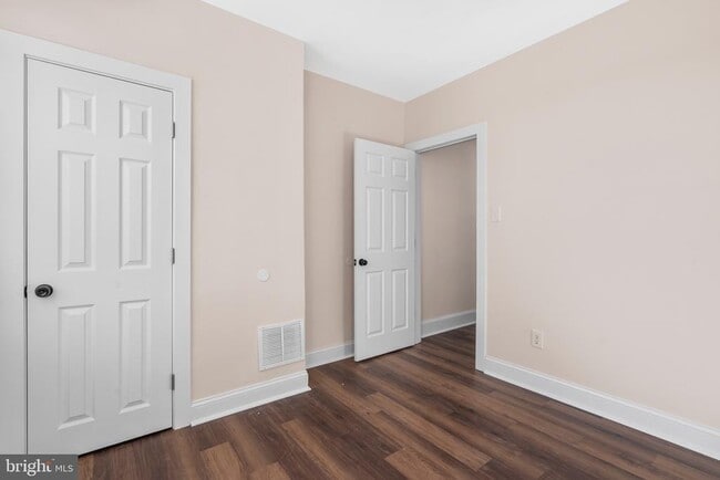 Building Photo - 2113 S Simpson St