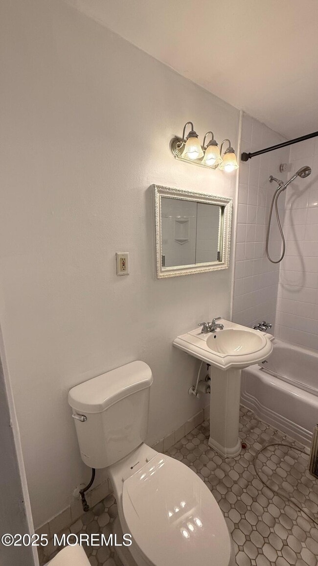 Building Photo - 76 Manchester Ct