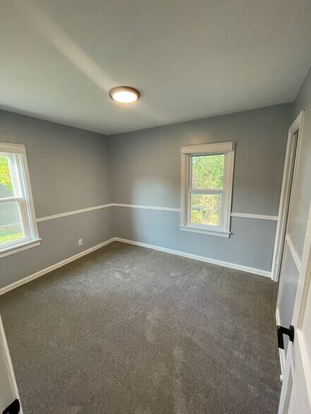 Main Floor Bdrm - 3130 32nd St SE