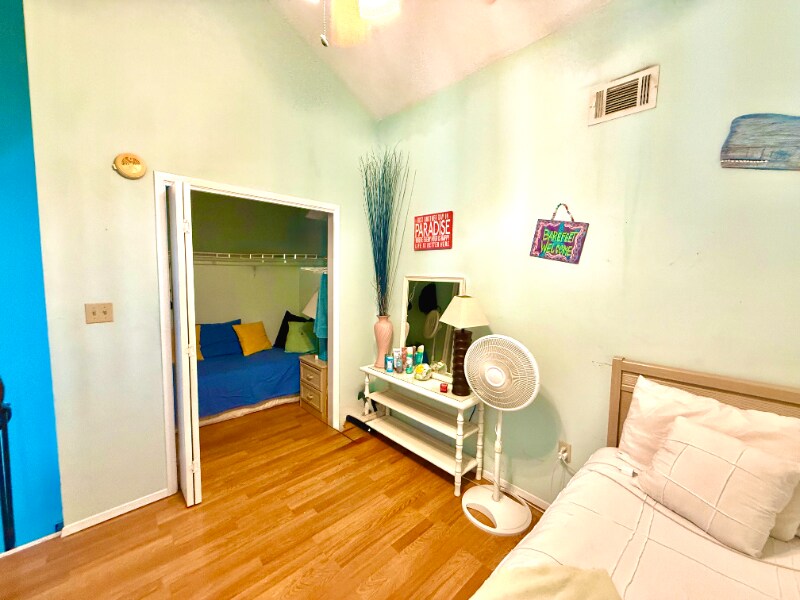 Building Photo - 17614 Front Beach Rd