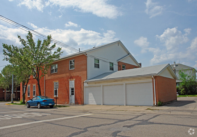 Building Photo - 4 N Chillicothe St