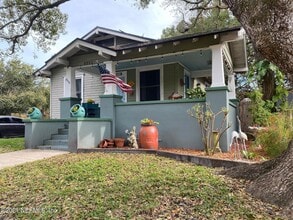 Building Photo - 2250 Myra St