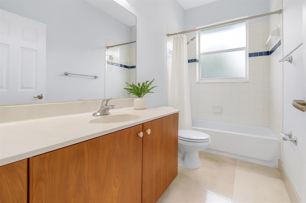 Building Photo - 14032 NW 15th Dr