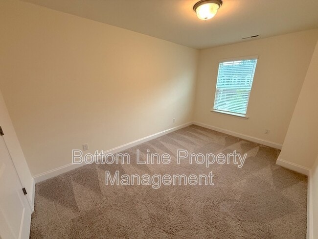 Building Photo - 1552 Cedar Tree Dr