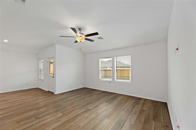 Building Photo - 443 Sebring Cir