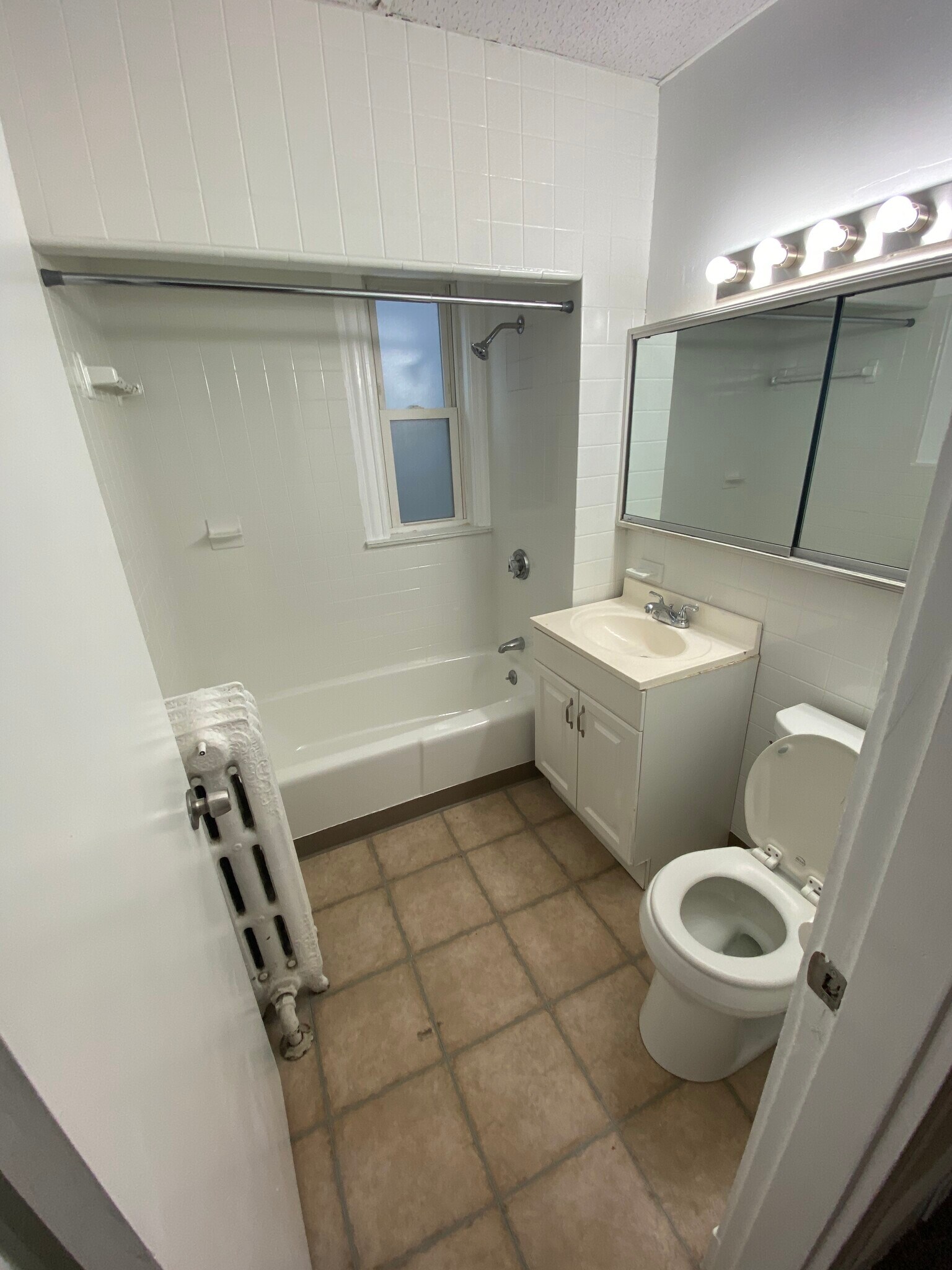 Building Photo - 33 Everett Ave