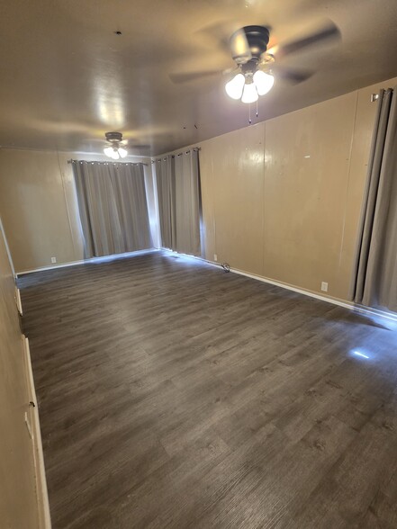 LR from Entryway - 552 5th Ave W