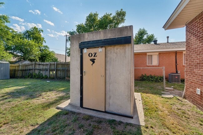 Building Photo - 2 bed, 1 bath home in Moore, OK