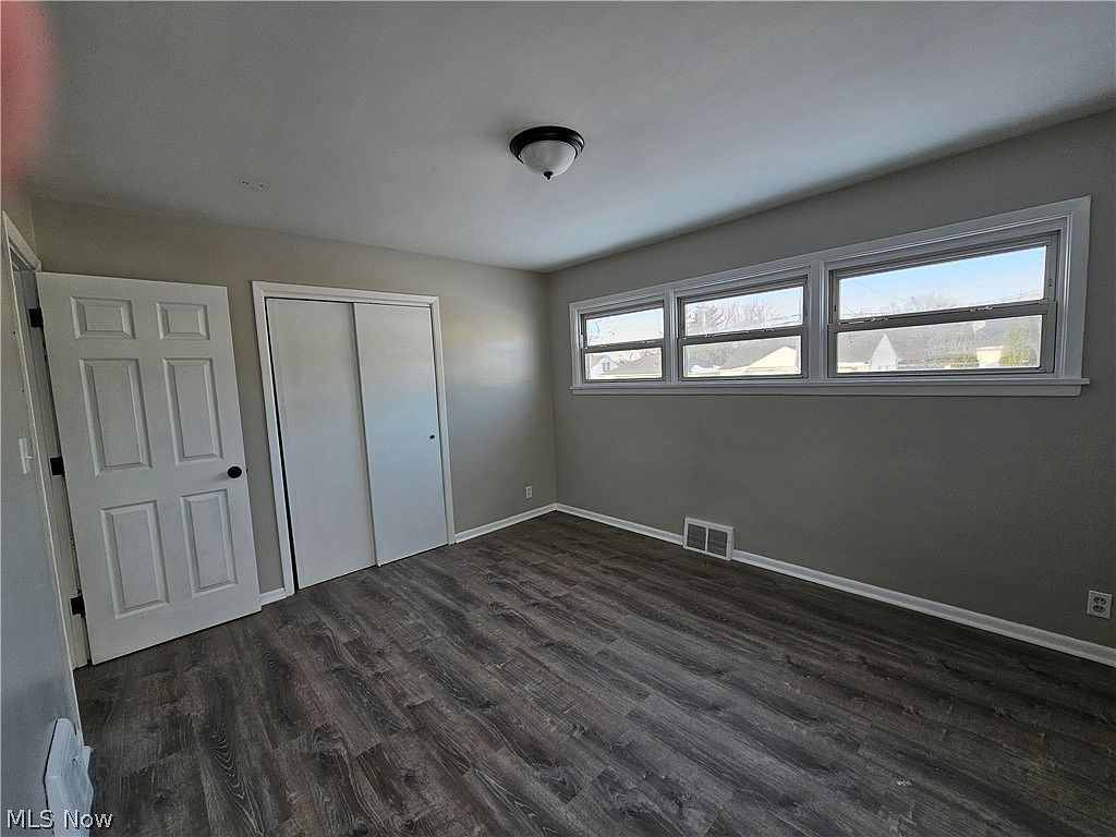 Building Photo - 9516 Alexander Rd