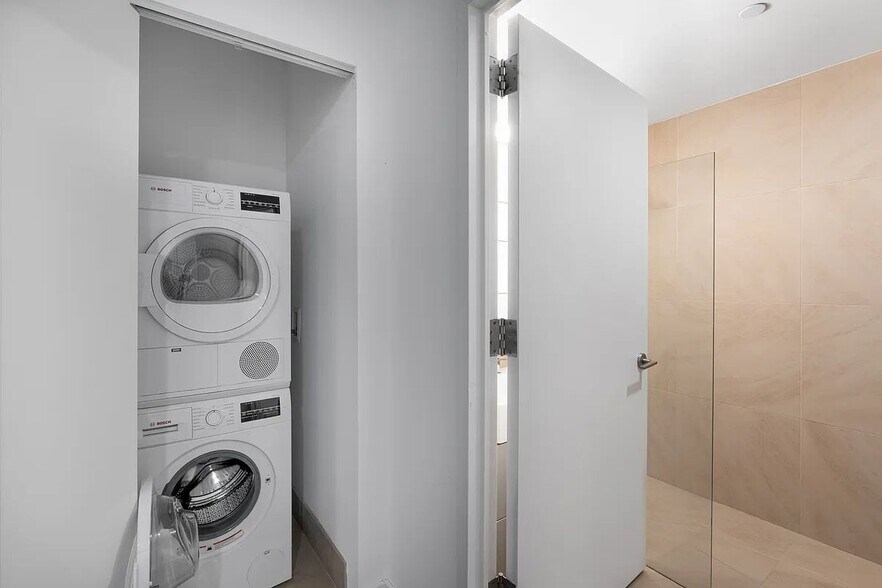 Building Photo - 181 Front St