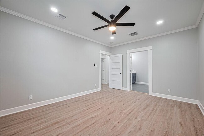 Building Photo - 1205 E 27th St