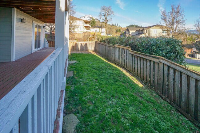 Building Photo - BEAUTIFUL VIEWS of MT. HOOD