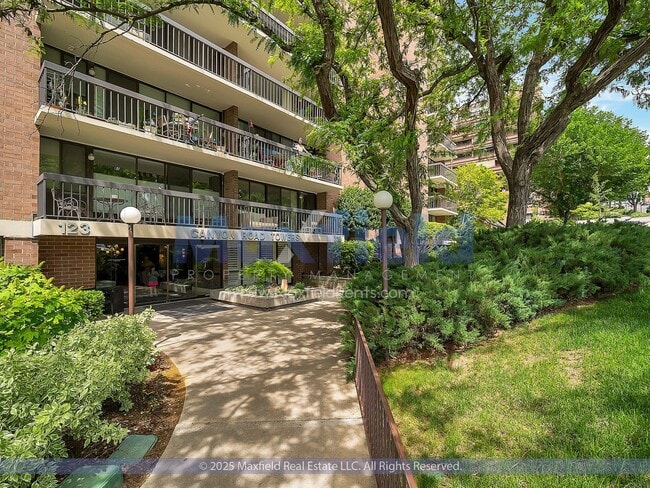 Building Photo - NEWLY REMODELED FLOORING!! Salt Lake City - Heart of Downtown - 2BD - 2BTH - 1GAR PARKING