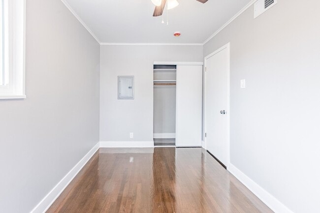 Building Photo - 4677 W 84th Pl
