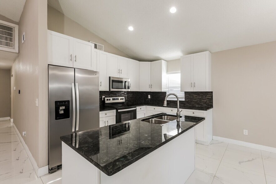 Building Photo - 1735 Tarah Trace Dr