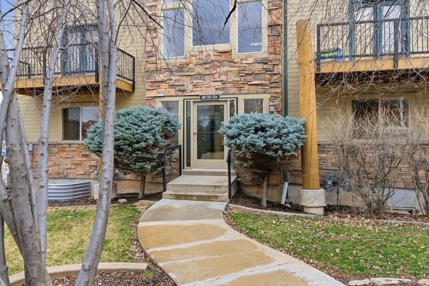 Building Photo - 3555 N Fox Run Dr