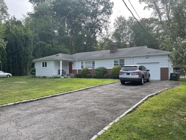 Primary Photo - 88 Sanford Ln