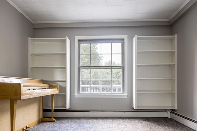 Building Photo - 37 Main Rd N