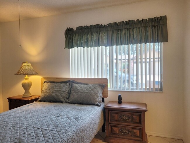 Building Photo - 2/2/1 townhome for rent in the Heather of Weeki Wachee