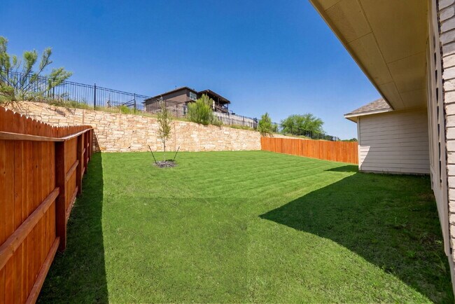 Building Photo - Rare Cibolo Canyons Opportunity | Guest Suite Downstairs, Optional 5th Bedroom, No Carpet, No Rea...