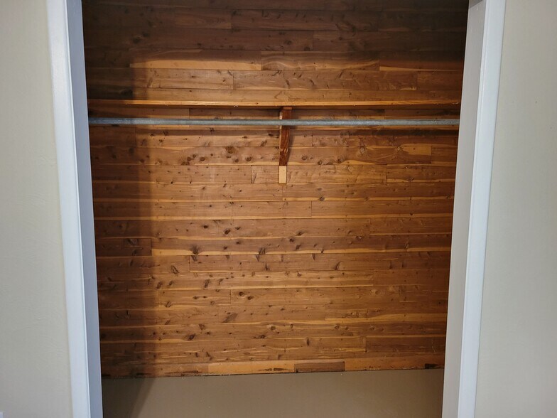 Building Photo - 1901 E Noel St