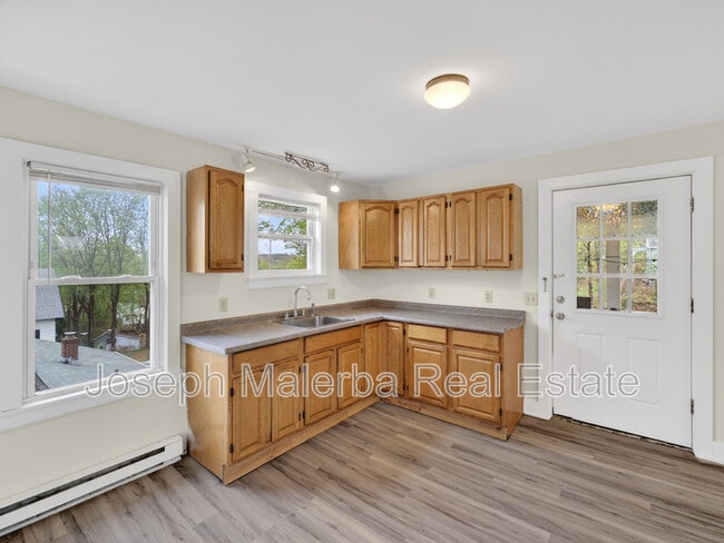 Building Photo - 483 Boswell Ave