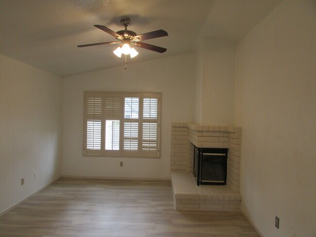 Building Photo - 107 Petrilli Cir