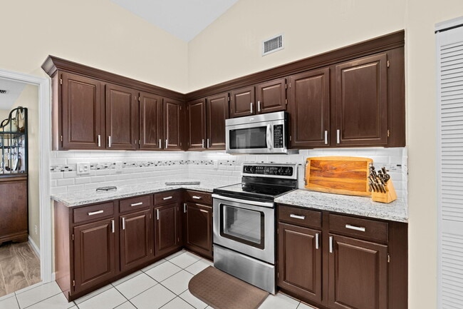 Building Photo - 1707 Primrose Ln