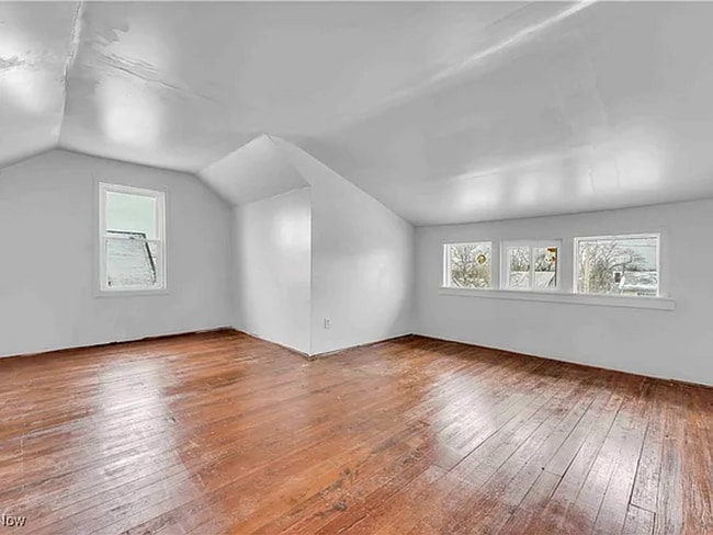 Building Photo - Bright and Spacious 3-Bedroom Home for Rent