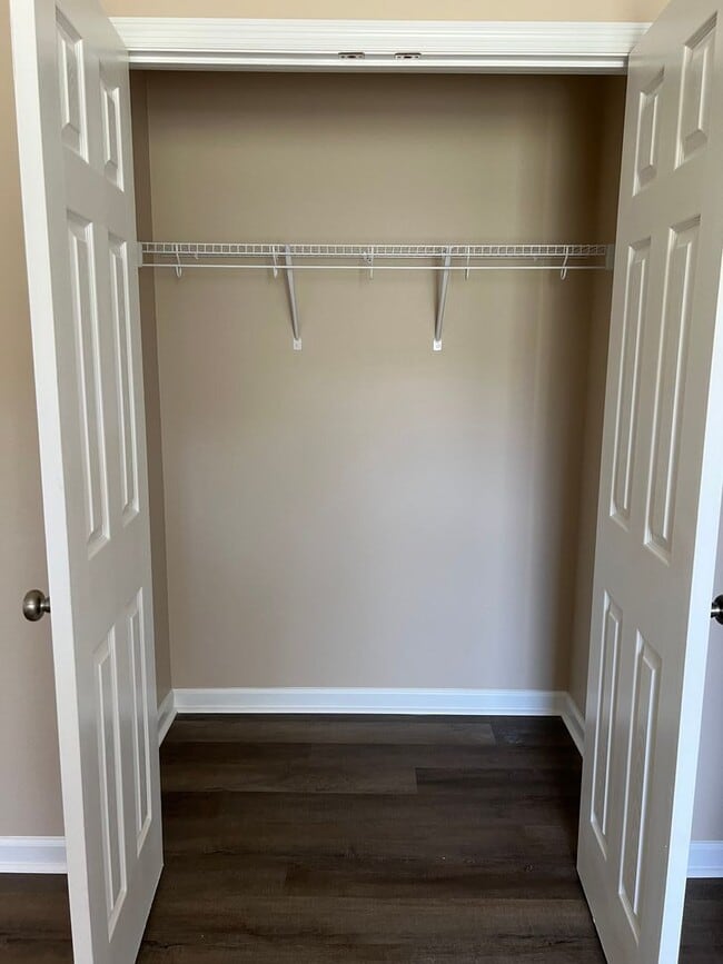 Building Photo - Nice 2 bedroom, 2 bath Duplex