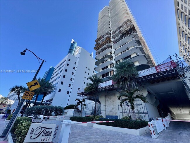 Building Photo - 6061 Collins Ave