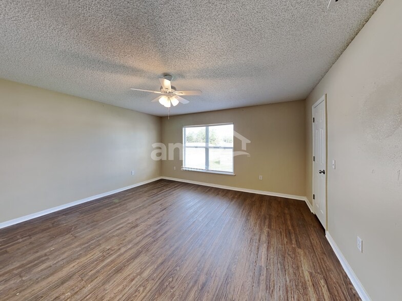 Building Photo - 3941 Warbler Dr