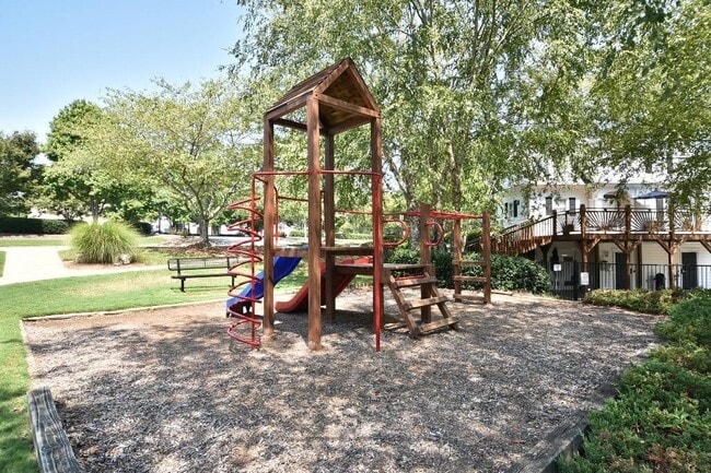 Building Photo - 3190 Serenade Ct