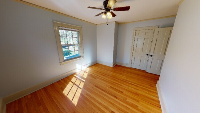 Building Photo - 508 Thomas Rd