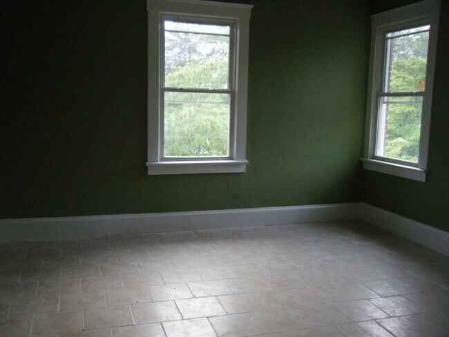 Building Photo - 471 W Darlington St